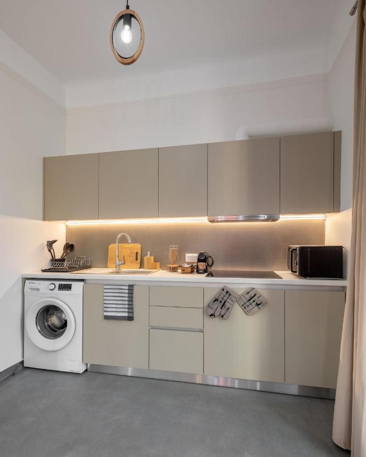 Christiana'S Lovely Apartment In Psyri, Athena Bagian luar foto